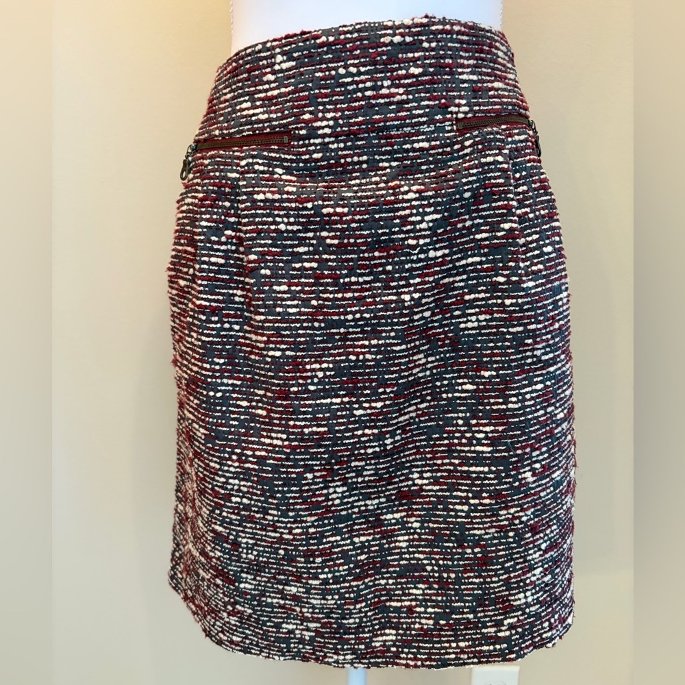 #145  LOFT Beautiful Red and White Tweed Pencil Skirt with pockets. Size 6